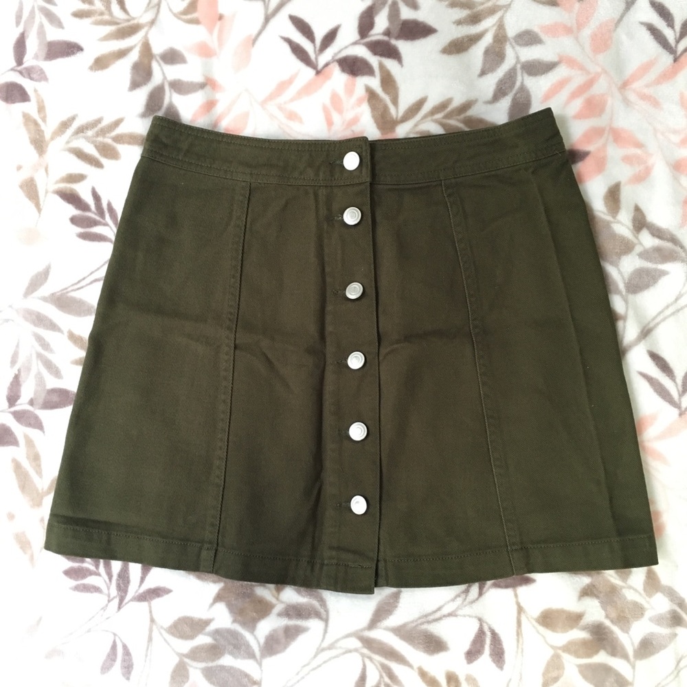 Sans Souci Olive Green Button Up Skirt